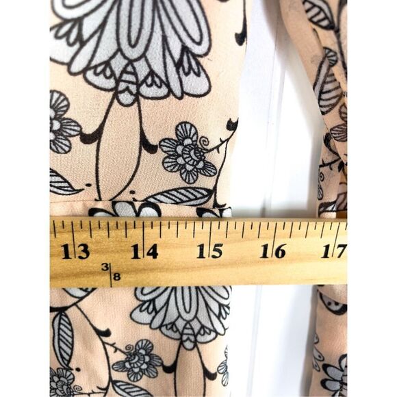For‎ Love and Lemons Pia Floral Bell Sleeve Romper Size L - Picture 12 of 14